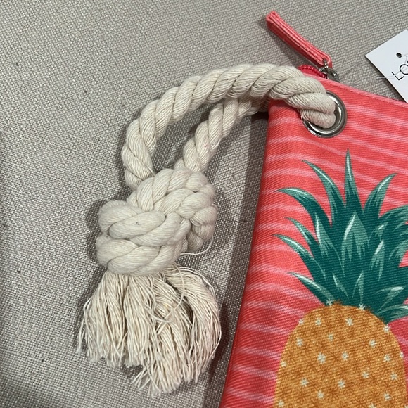 LOFT🍍🍍PINEAPPLE Wristlet Pouch - Picture 7 of 16